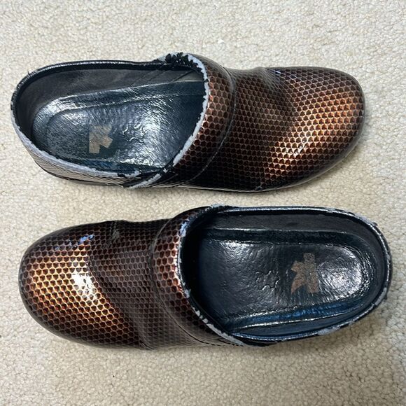 Dansko Bronze Slip On Clogs Size 38 - Picture 6 of 7